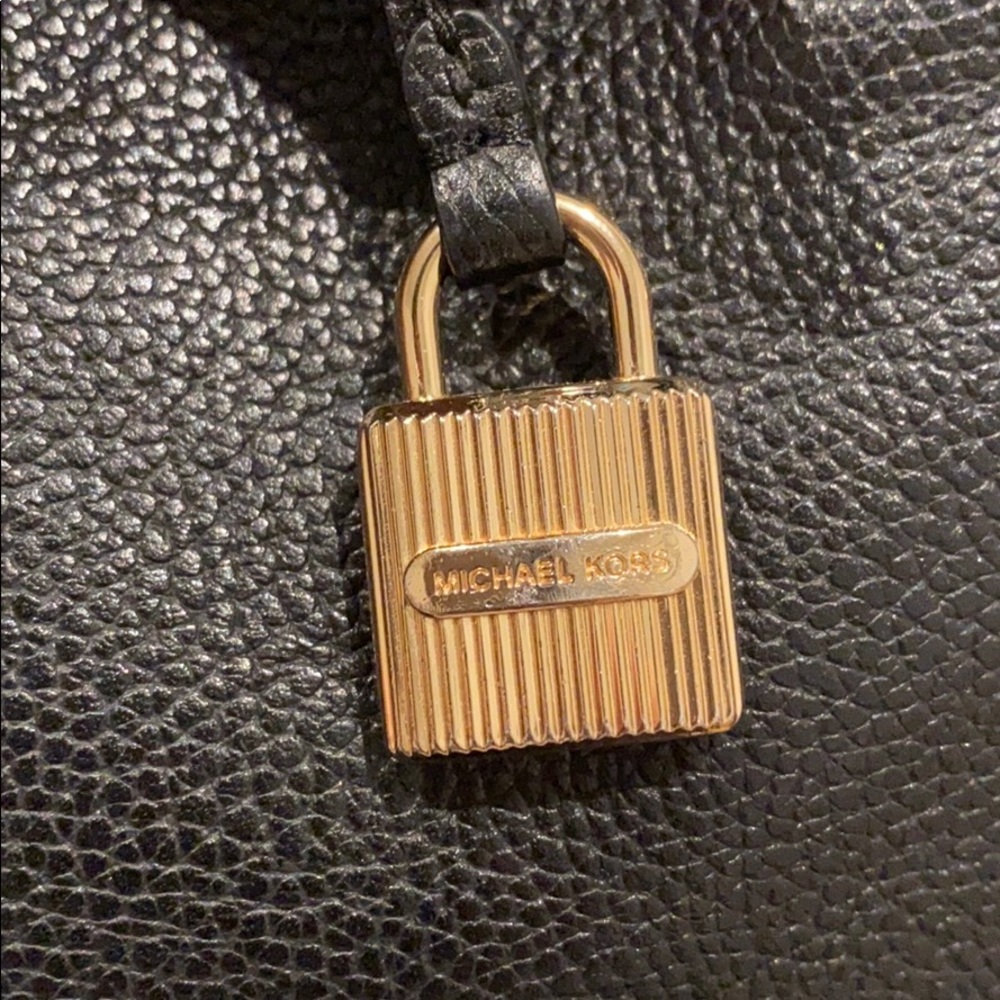 Michael Kors Bag - Picture 2 of 9